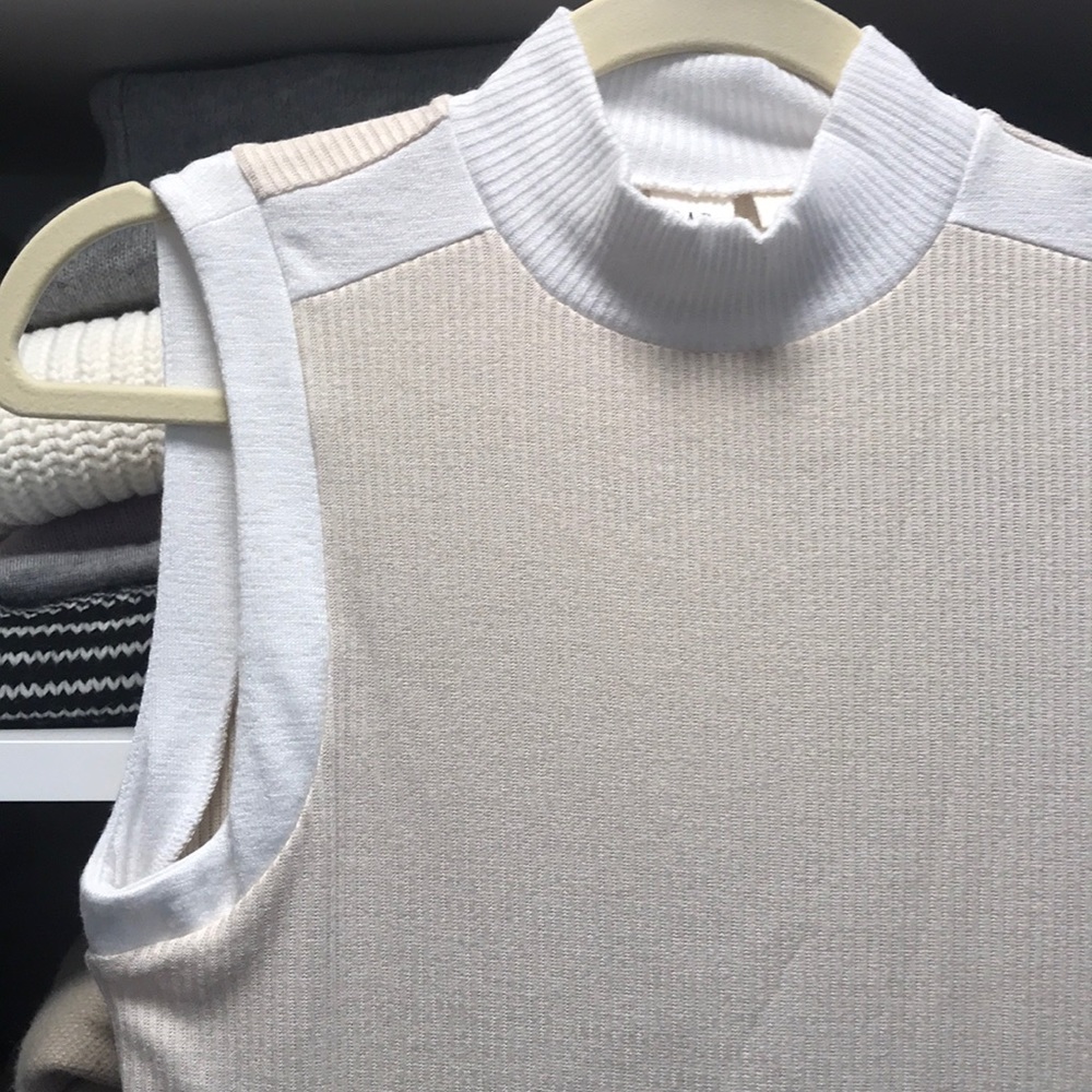 Gap Small Ribbed Tank - Picture 3 of 3
